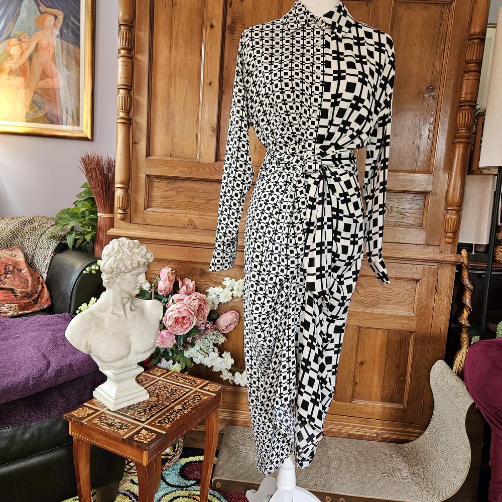 Sophisticated Steve Madden Black & White Geometric Pattern Wrap Dress. Size 4